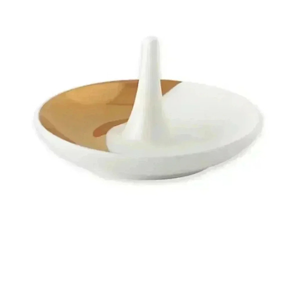 olivia + oliver Jewelry - Olivia & Oliver® Emma Ring Holder in Gold